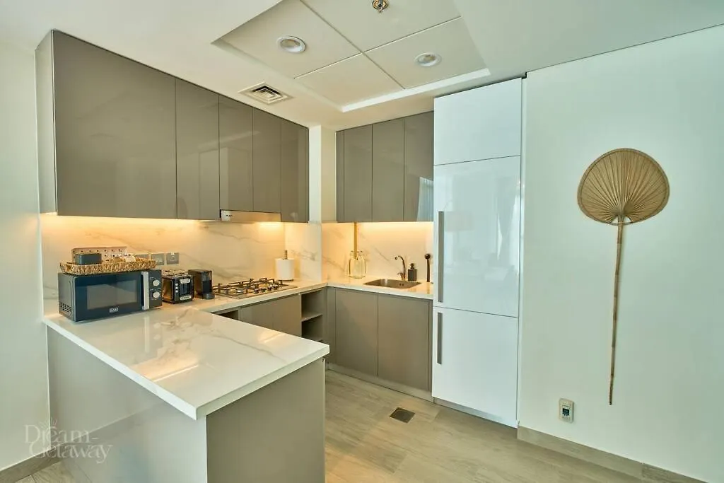 Bright 1Bdr Massive Terrace Overlooking Downtown Dubai 0*,