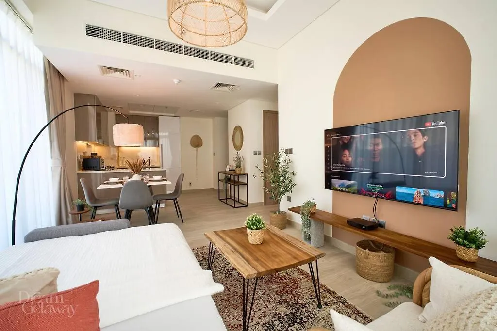 Bright 1Bdr Massive Terrace Overlooking Downtown Dubai